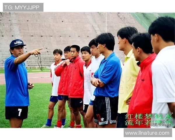 从青涩少年到足球巨星的成长历程精彩视频回顾 从青涩少年到足球巨星的成长历程精彩视频回顾