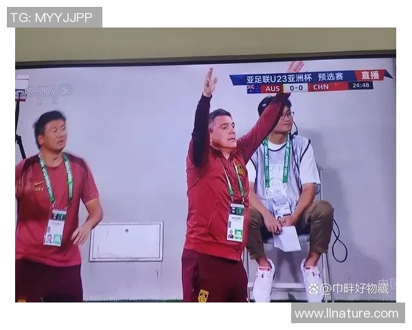 南京足球队在亚运会上的默契配合与战术分析展现团队实力与潜力 南京足球队在亚运会上的默契配合与战术分析展现团队实力与潜力